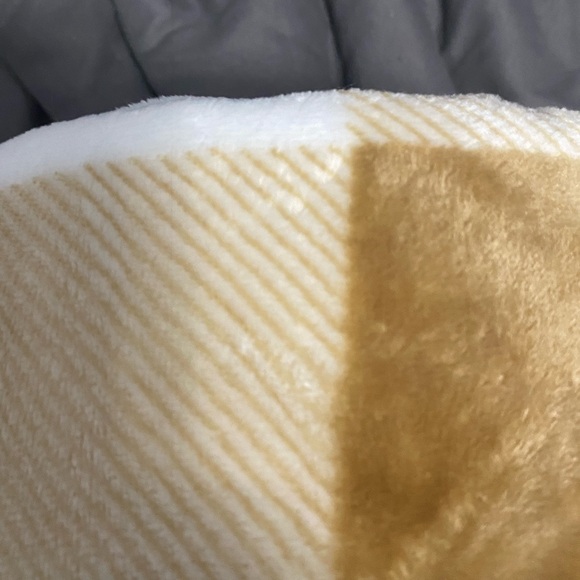 Throw - Picture 2 of 2